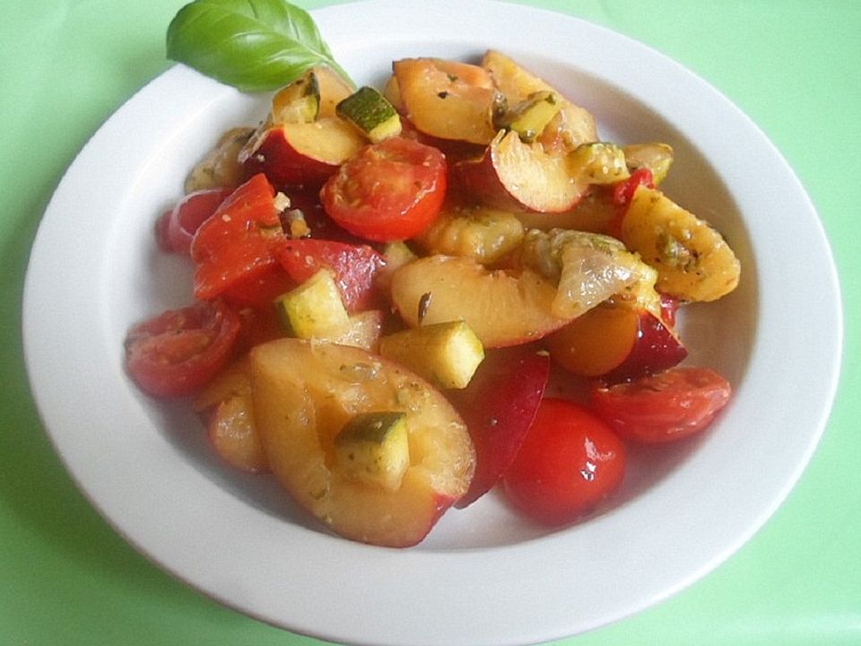 Pesto-Gnocchi mit Pflaumen, vegetarisch von Eoh| Chefkoch