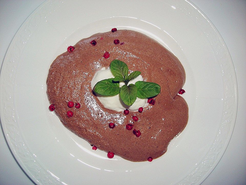 Schokoladencreme mit rosa Pfefferbeeren von schaech001 | Chefkoch