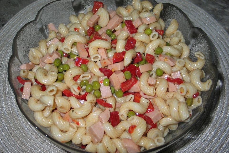 Nudel-Wurstsalat Nudel-Wurstsalat