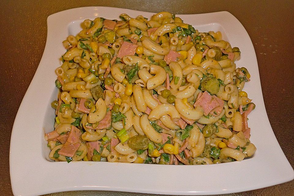 Nudel-Wurstsalat Nudel-Wurstsalat