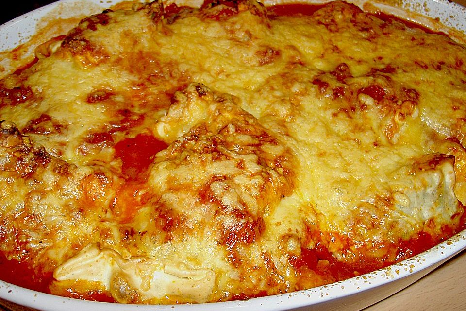 Maultaschen in Tomatensoße