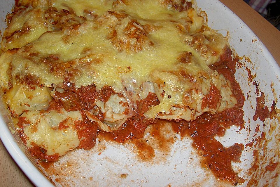 Maultaschen in Tomatensoße