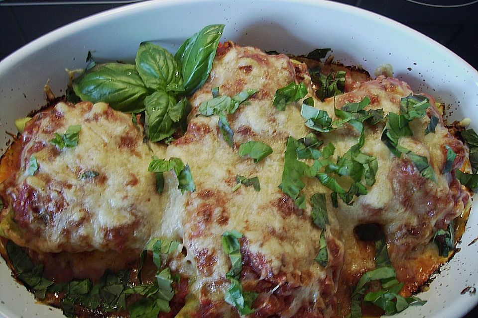 Maultaschen in Tomatensoße