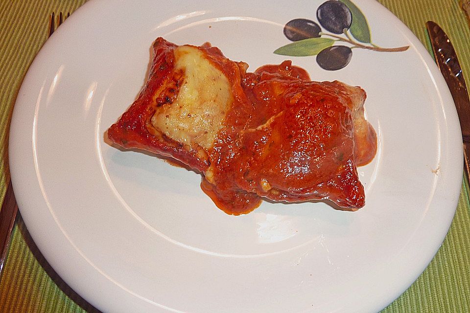 Maultaschen in Tomatensoße