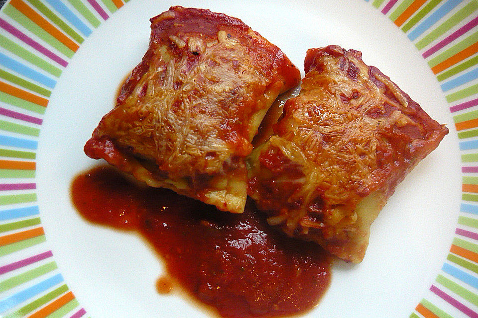 Maultaschen in Tomatensoße