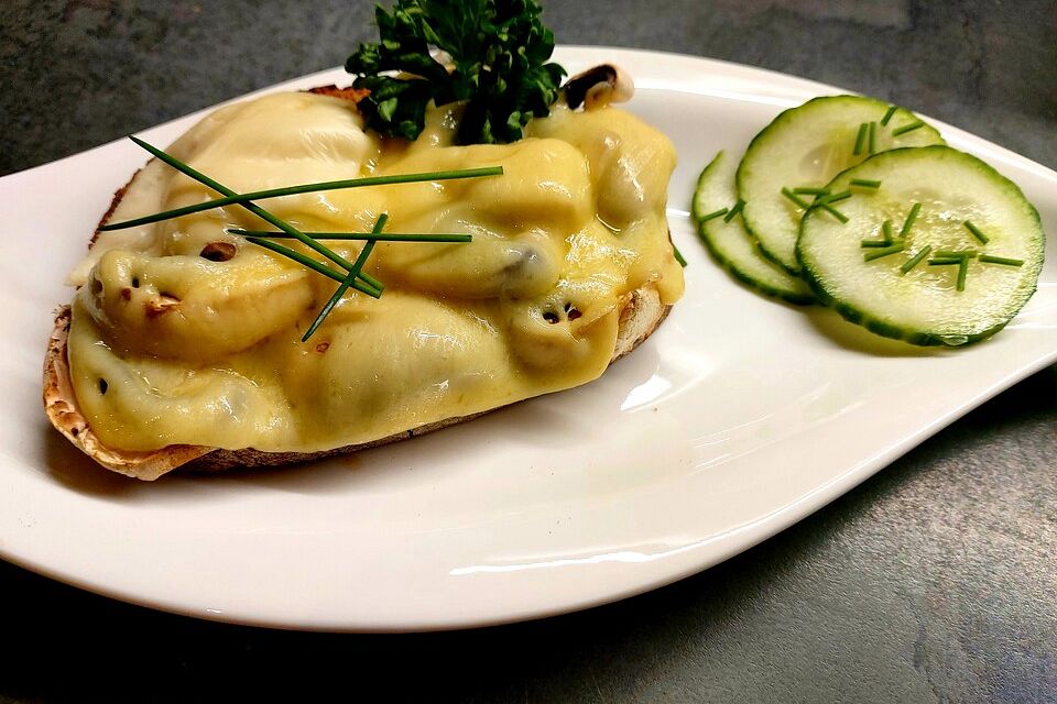 Käsebrot mit Champignons