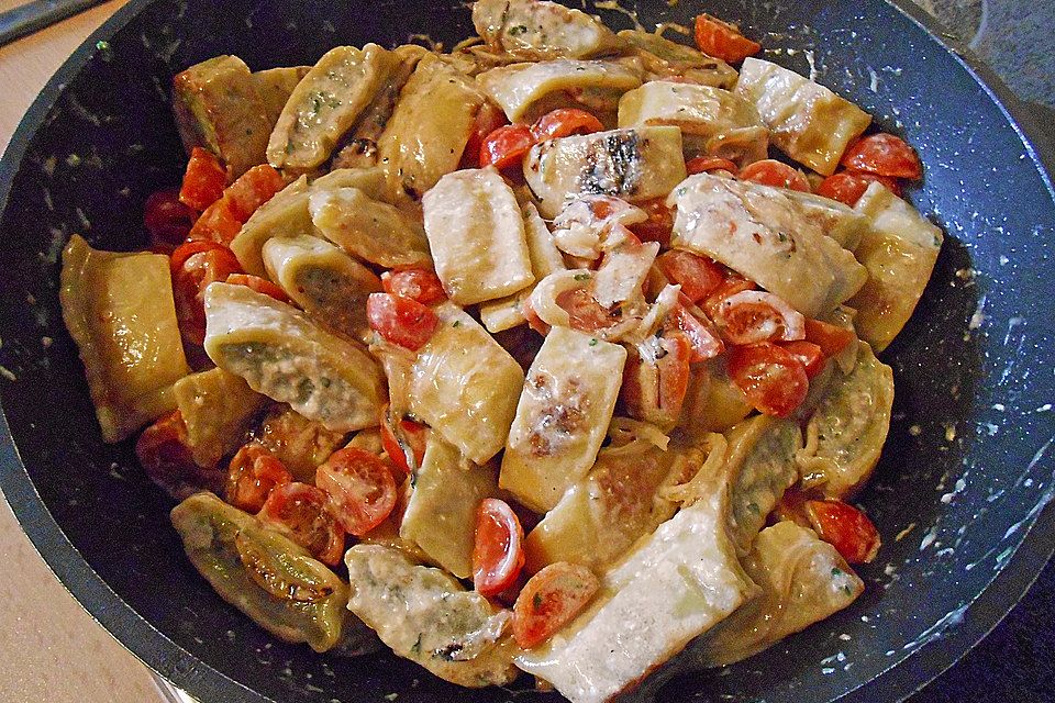 Maultaschen in Käse-Sahnesoße