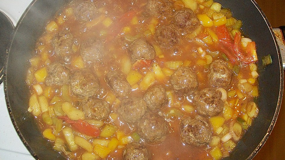 Hackfleischbällchen in süß-saurer Soße von Djamilalina