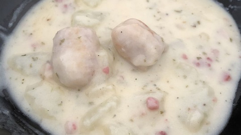 Schmorgurkenpfanne mit Wurstbällchen von Mysteria