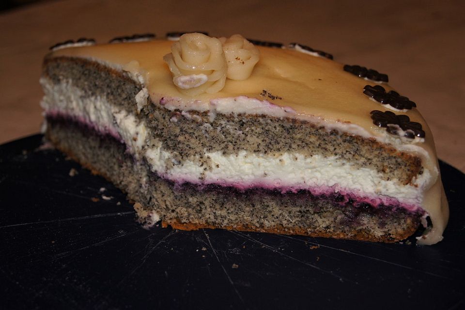 Mohn-Marzipan-Torte