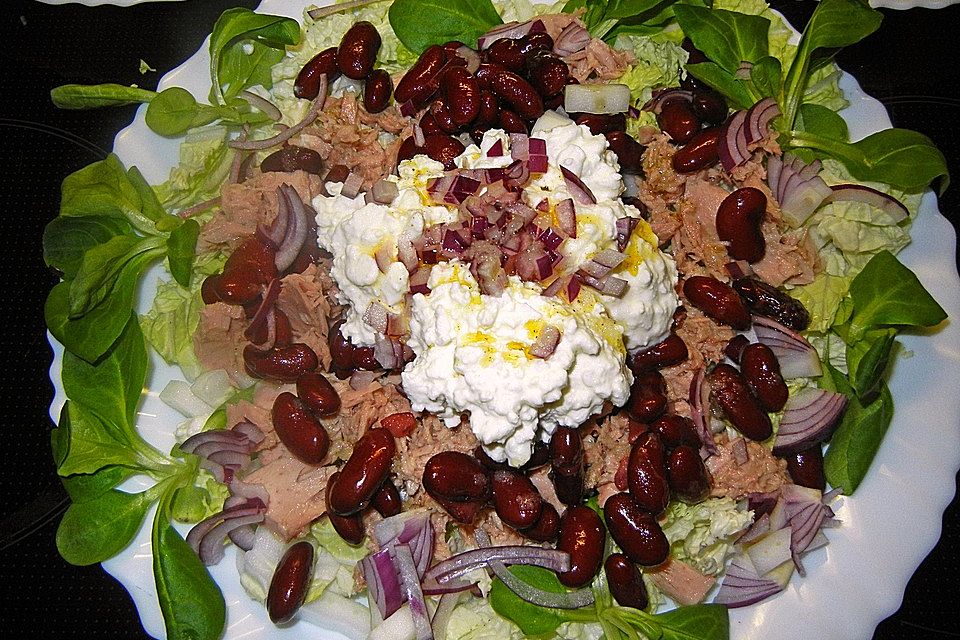 Salat mit Tunfisch und Hüttenkäse