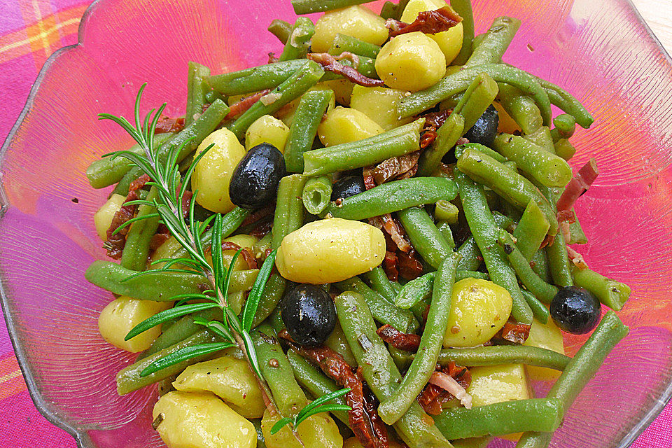 Mediterraner Bohnen-Kartoffel-Salat de Luxe