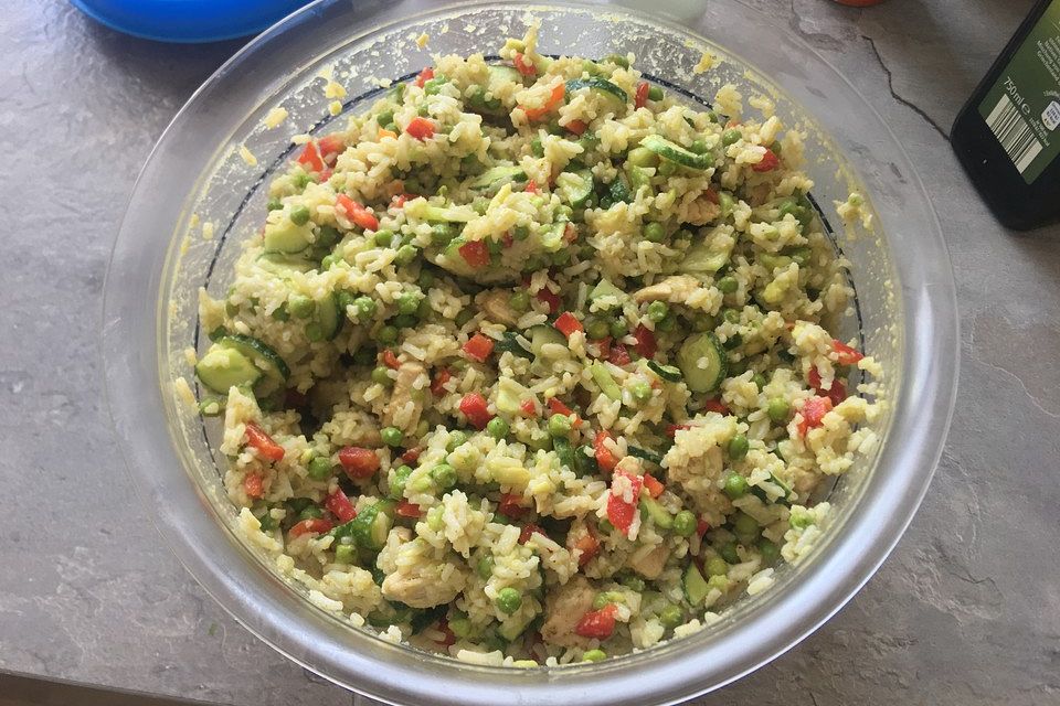 Reissalat mit Avocado und Hähnchenbrust