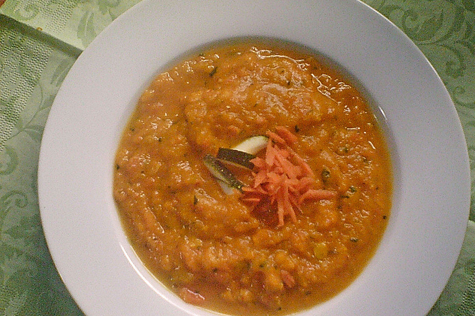 Zucchini-Kürbis-Möhrensuppe