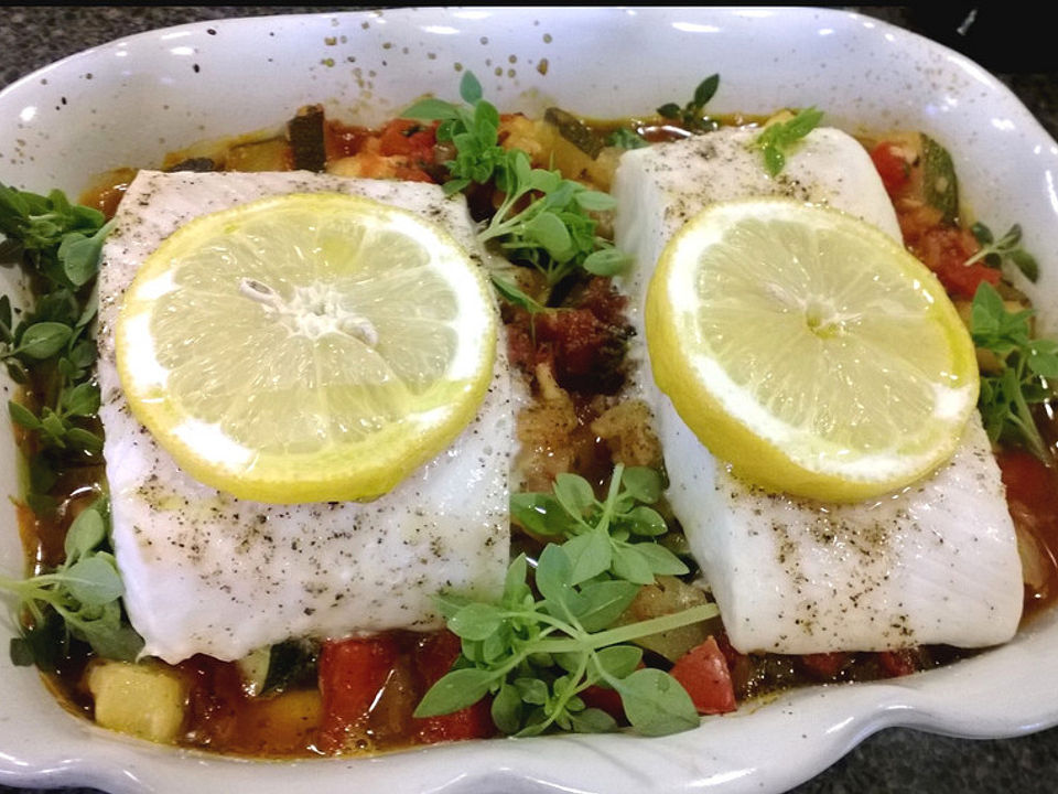 Gebackener Fisch mit Tomaten-Zucchini-Sauce von stopl| Chefkoch