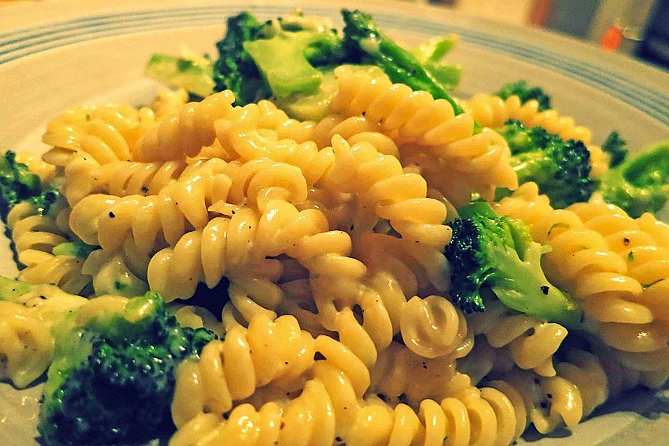 Brokkoli-Pasta mit Pecorino