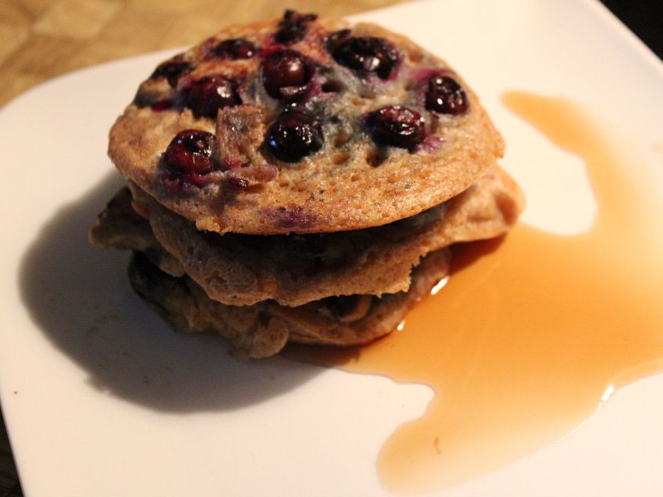 Blaubeer-Pancakes von dashonigkuchenpferd| Chefkoch