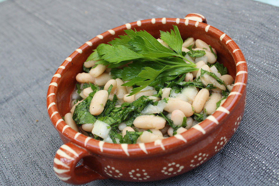 Piyaz; weißer türkischer Bohnensalat