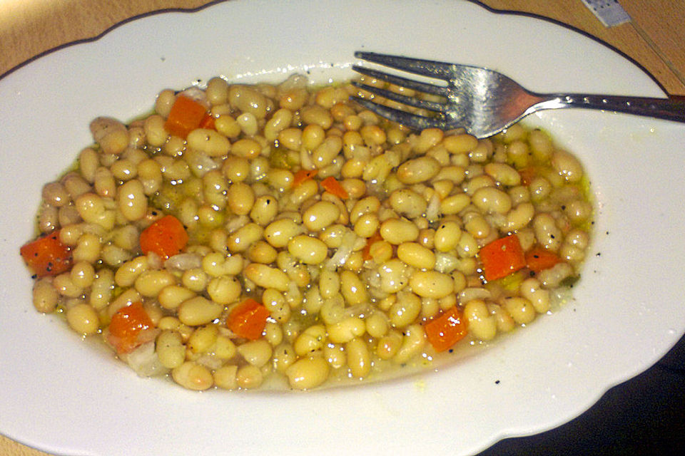 Piyaz; weißer türkischer Bohnensalat