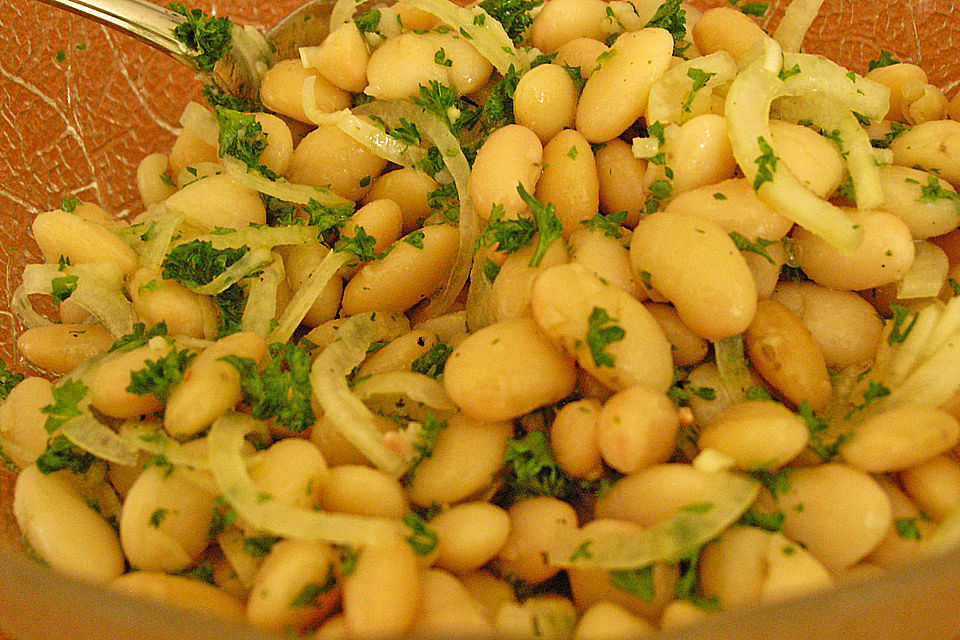 Piyaz; weißer türkischer Bohnensalat