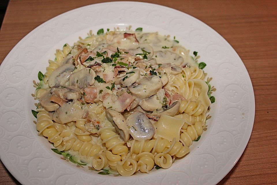 Speck-Champignon-Sauce