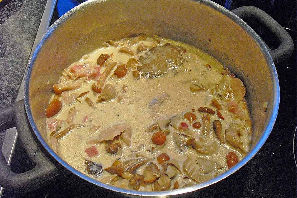 Speck-Champignon-Sauce