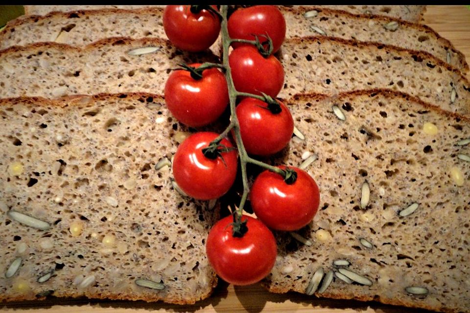 Dinkel-Roggen-Körner-Quarkbrot