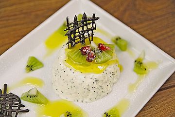 Mohnparfait mit Orangensoße