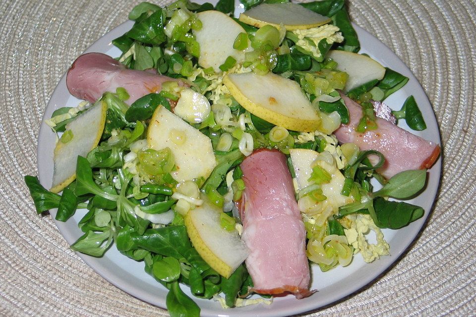 Feldsalat mit Kasseler und Birnen