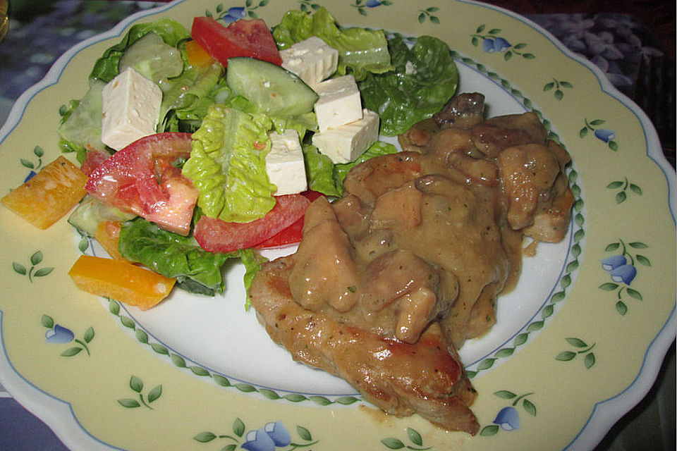 Schweinefilet in Pilz-Rahmsoße