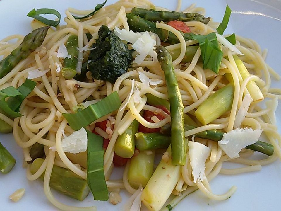 Spaghetti mit Spargel und Bärlauch von ManuGro | Chefkoch
