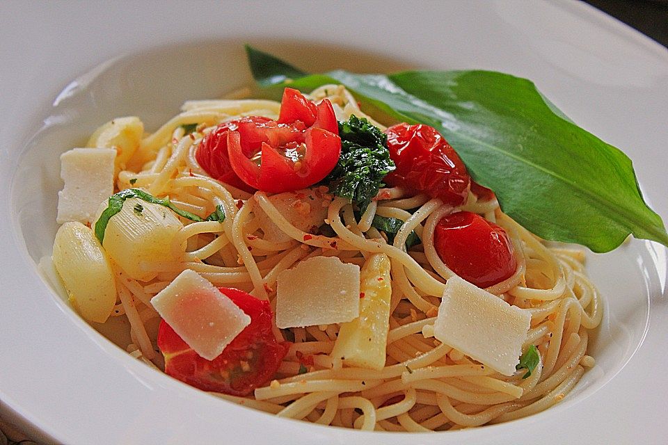 Spaghetti mit Spargel und Bärlauch