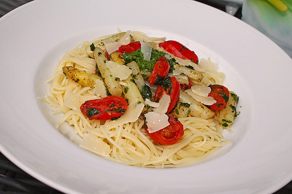 Spaghetti mit Spargel und Bärlauch