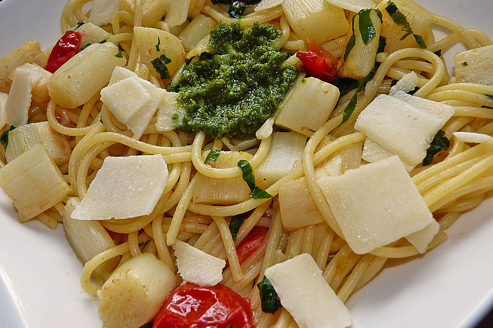 Spaghetti mit Spargel und Bärlauch