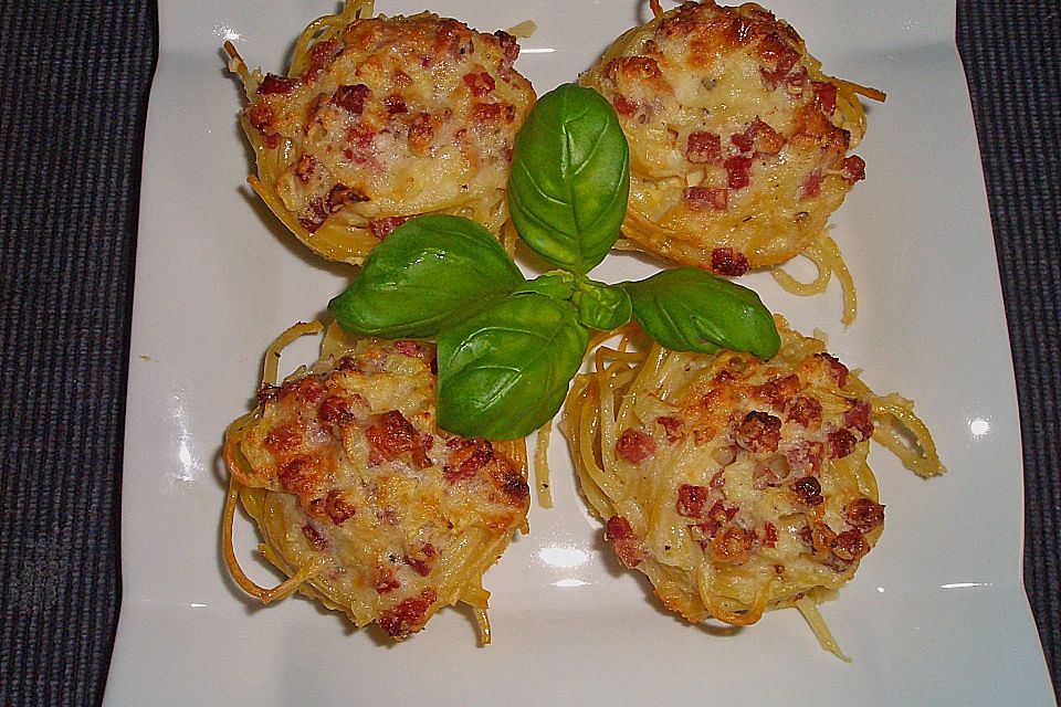 Spaghetti-Carbonara-Muffins