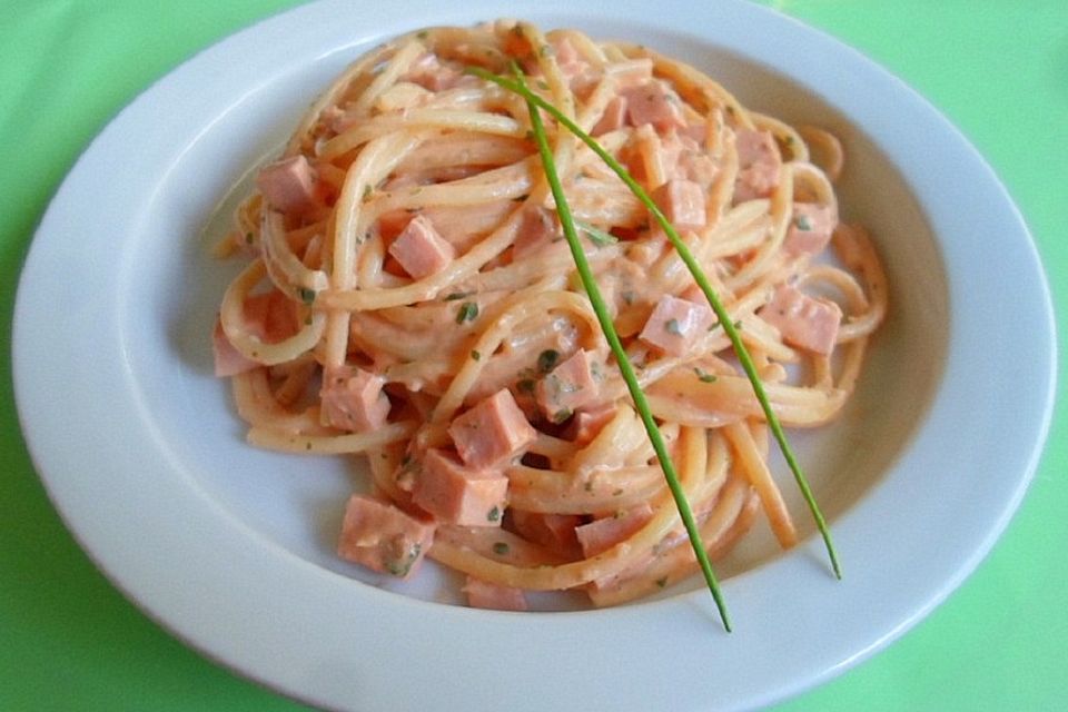 Spaghetti mit Fleischwurstsoße