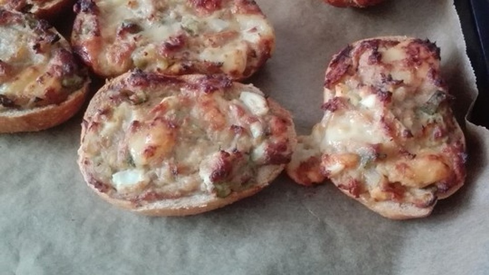 Thunfischbrötchen überbacken von Pumuckl alias Heike Thunfischbrötchen überbacken von Pumuckl alias Heike