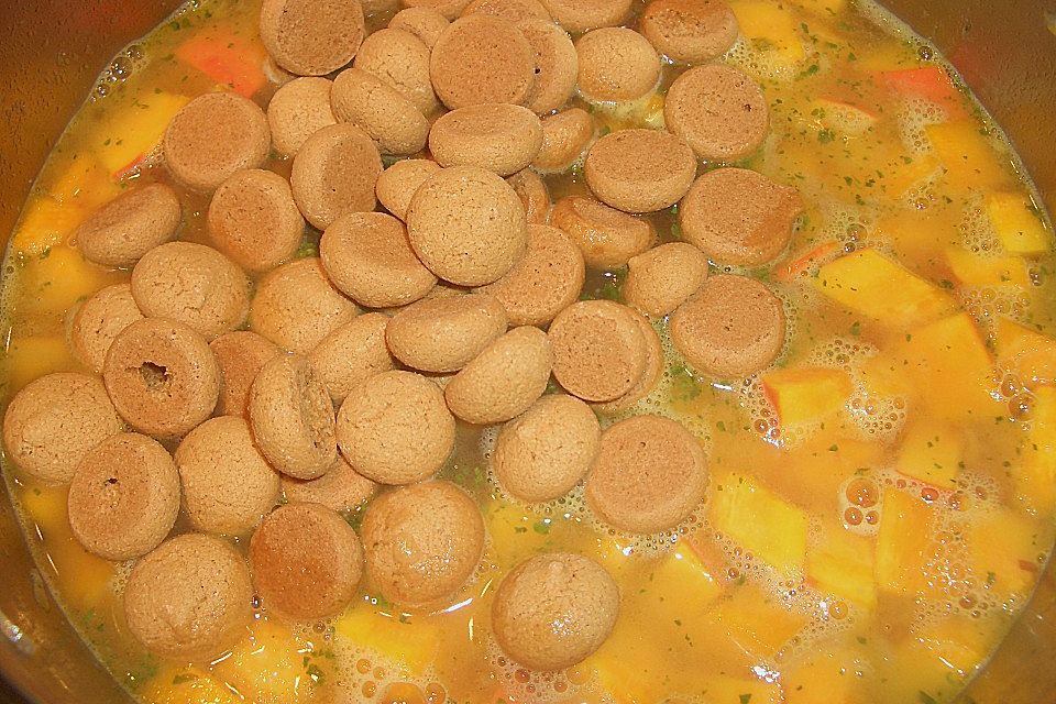Kürbissuppe mit Amaretti Kürbissuppe mit Amaretti