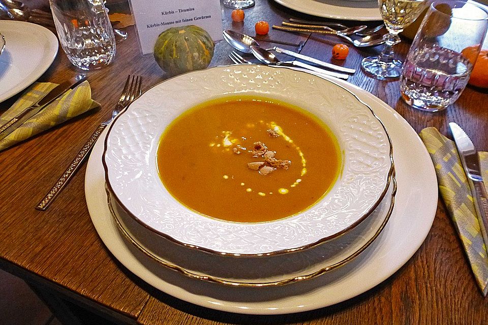 Kürbissuppe mit Amaretti Kürbissuppe mit Amaretti