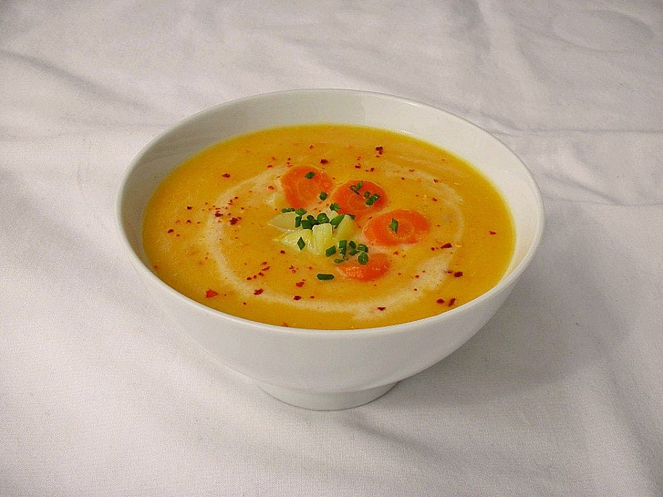 Möhrencremesuppe mit Ingwer und Kohlrabi von cjonat| Chefkoch