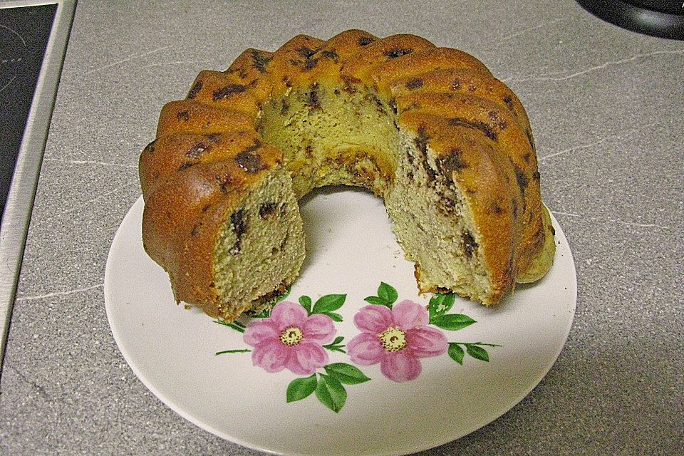 leckerer Kuchen mit Schokostückchen