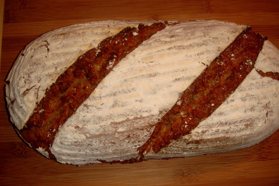 Sauerteigbrot mit selbst angesetztem Sauerteig