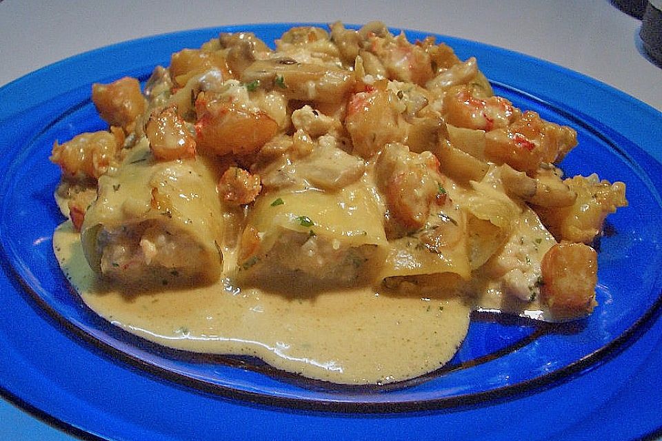 Cannelloni mit Krebs- & Krabbenfleischfüllung und feiner Garnelensauce