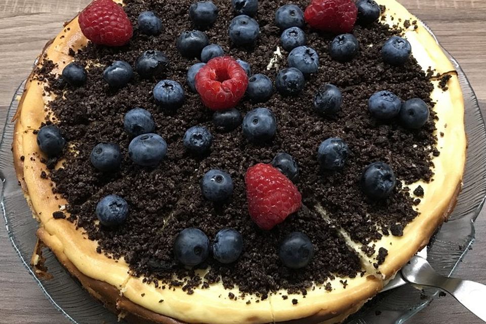 Käsekuchen mit Oreo-Keksboden