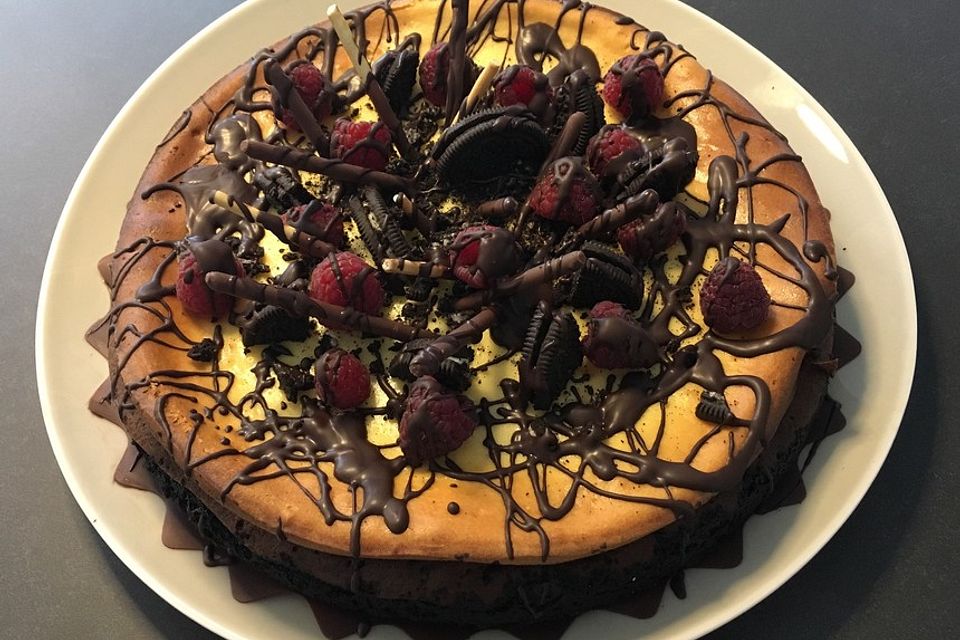 Käsekuchen mit Oreo-Keksboden