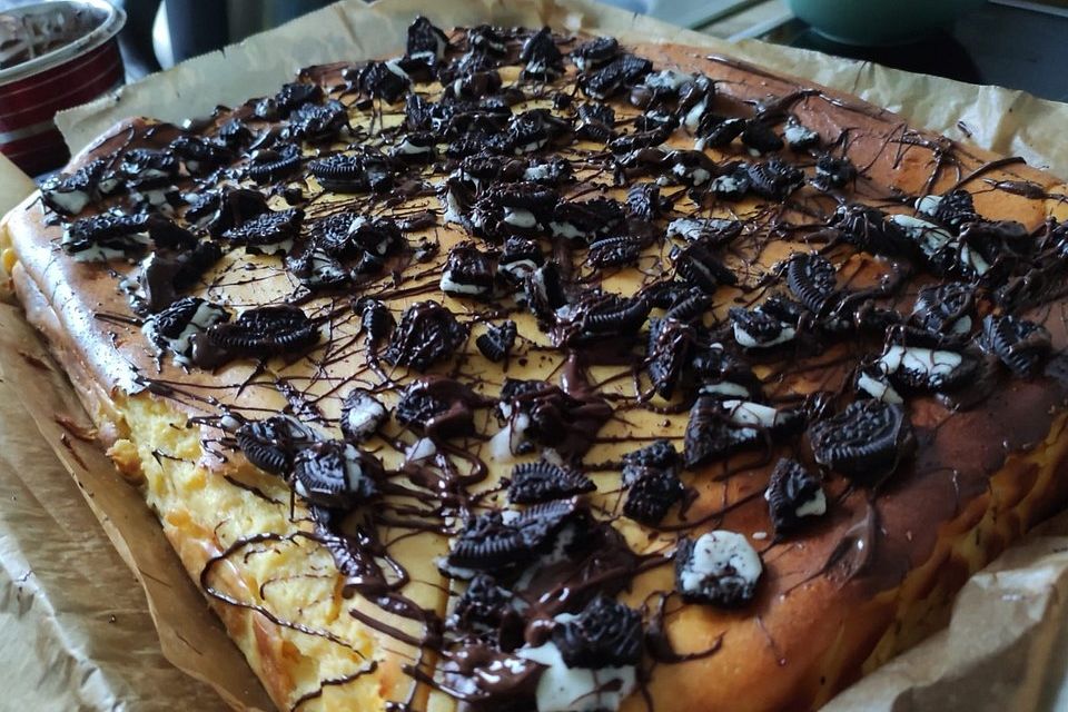 Käsekuchen mit Oreo-Keksboden