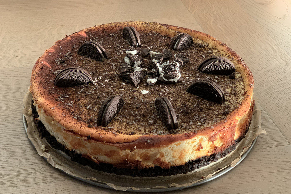 Käsekuchen mit Oreo-Keksboden