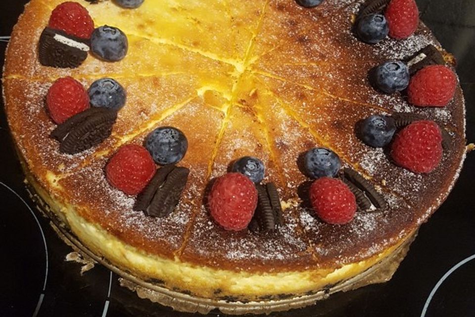 Käsekuchen mit Oreo-Keksboden