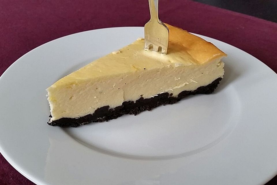 Käsekuchen mit Oreo-Keksboden