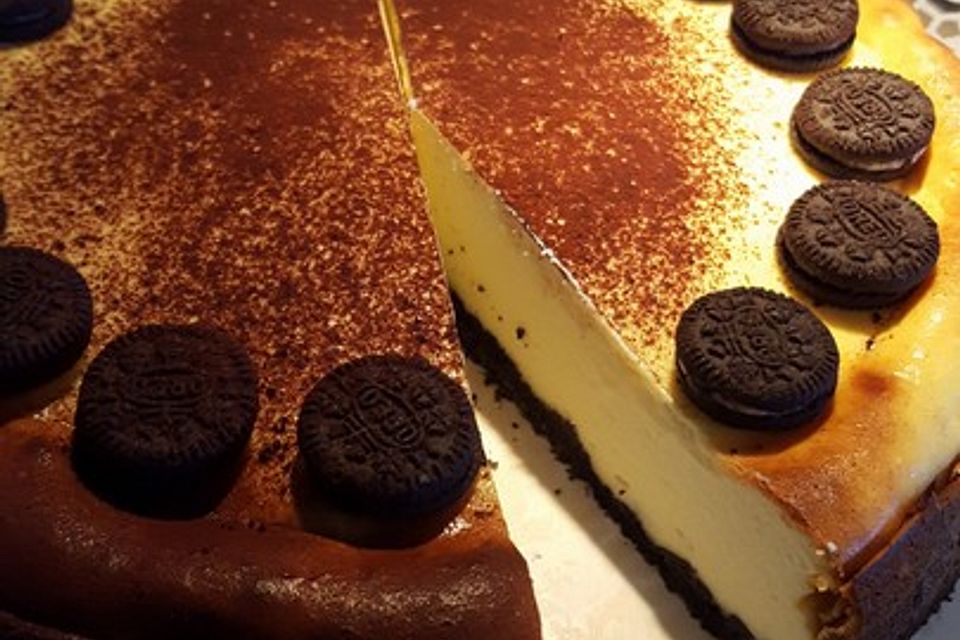 Käsekuchen mit Oreo-Keksboden